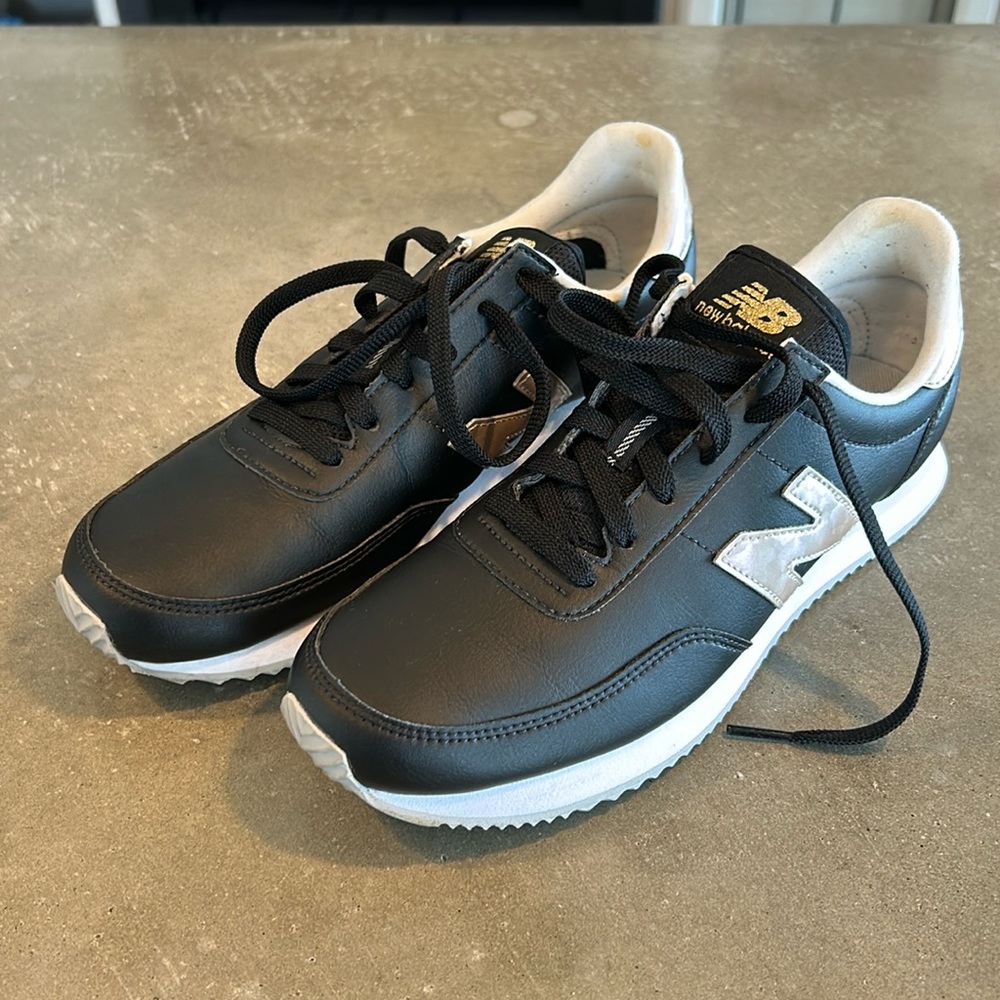 Super Cute New Balance - Black